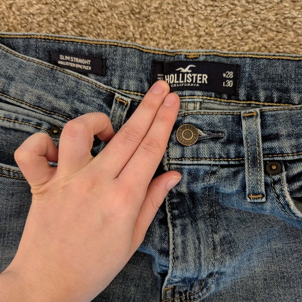 Hollister Women's Slim Straight Blue Jean Size 28 - Picture 3 of 5
